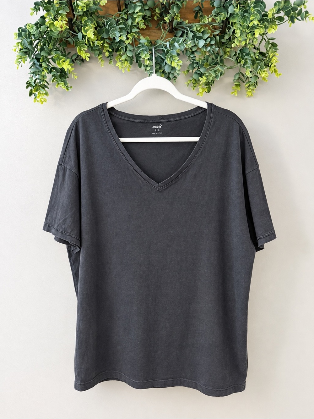 Aerie Oversized V-Neck T-Shirt Size Large Charcoal Black